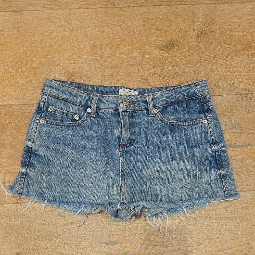 Zara Low/mid Waist Blue Jean Skort with Frayed Hem Size 6